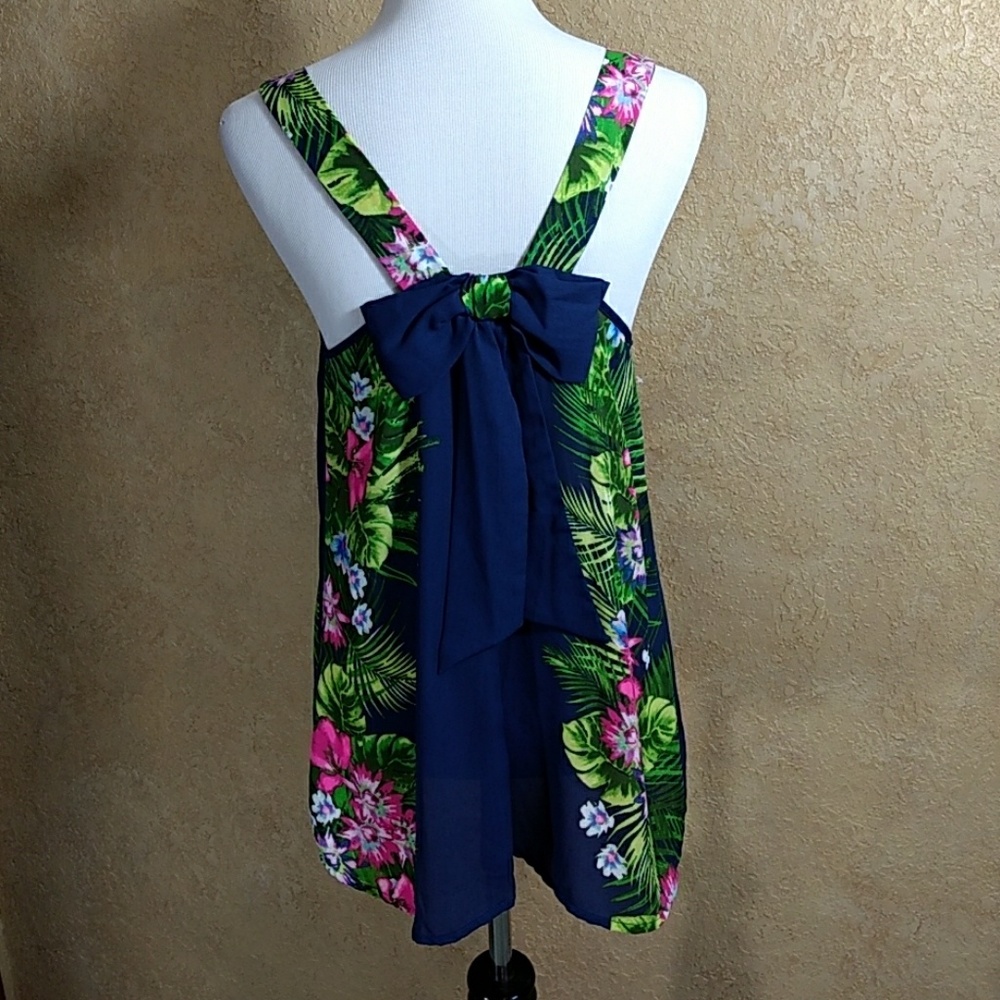 Candie's Top - Picture 3 of 4
